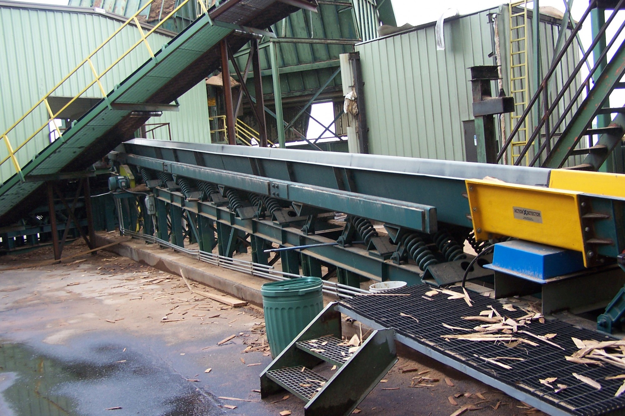 Why Choose a Vibrating Conveyor Over a Belt Conveyor? ster